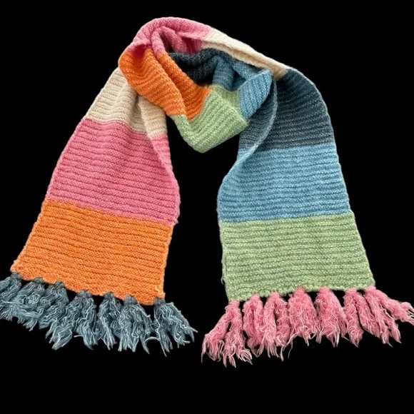 NWT American Eagle Color Block Cozy Fringe Scarf Pink Green Winter New - Picture 1 of 3
